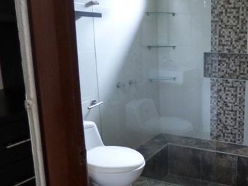 Se Vende o Permuta Casa en Conjunto Cerrado – Los Pomos, Norte de Armenia