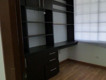 Se Vende o Permuta Casa en Conjunto Cerrado – Los Pomos, Norte de Armenia