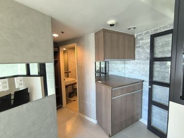 1 Bedroom Loft-Type Condo Unit For Sale in One Rockwell East Tower, Makati City