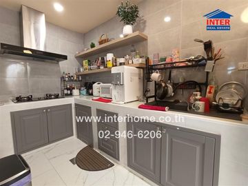 2-storey townhouse, 17.5 sq m., Grand Pleno Village, Ratchaphruek Soi 11, Ratchaphruek Road, Rattanathibet Road, Pak Kret, Nonthaburi