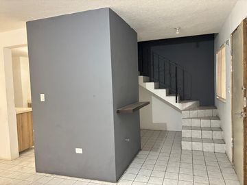 CASA EN VENTA EN FRACCIONAMIENTO VILLAS DE ORIENTE, SAN NICOLAS DE LOS GARZA