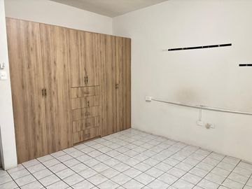 CASA EN VENTA EN FRACCIONAMIENTO VILLAS DE ORIENTE, SAN NICOLAS DE LOS GARZA