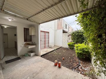 CASA EN VENTA EN FRACCIONAMIENTO VILLAS DE ORIENTE, SAN NICOLAS DE LOS GARZA