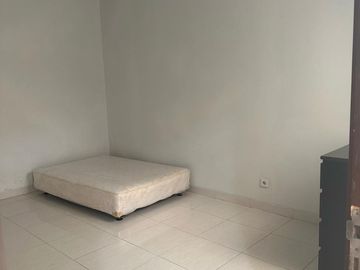 Disewakan Rumah Greencove BSD City Tangerang Selatan Bagus Nyaman Siap Huni Lingkungan Asri Hijau Strategis