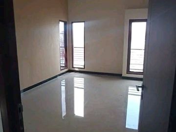 Rumah Minimalis Murah 2 Lantai Lokasi Strategis di Nginden Intan Surabaya