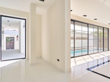 Pool villa for sale, good location, near Payap U. and Central festival