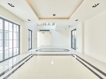 Pool villa for sale, good location, near Payap U. and Central festival