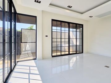 Pool villa for sale, good location, near Payap U. and Central festival