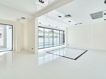 Pool villa for sale, good location, near Payap U. and Central festival