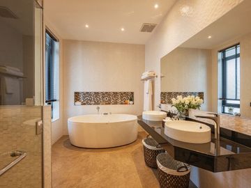 Spacious Luxury Pool villa house for sale with elegant decoration. Fully furnished with all necessary household amenities.