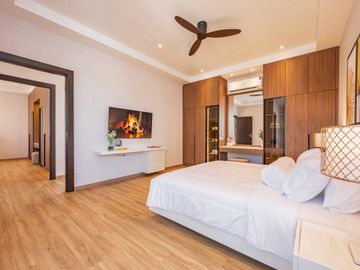 Spacious Luxury Pool villa house for sale with elegant decoration. Fully furnished with all necessary household amenities.
