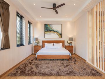 Spacious Luxury Pool villa house for sale with elegant decoration. Fully furnished with all necessary household amenities.