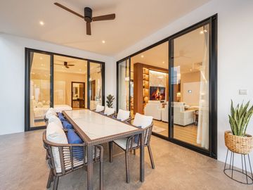 Spacious Luxury Pool villa house for sale with elegant decoration. Fully furnished with all necessary household amenities.