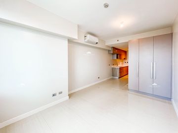 Condo For Sale at The Empress Capitol Commons, Pasig City Nr. Estancia, Shaw Blvd., Ortigas CBD