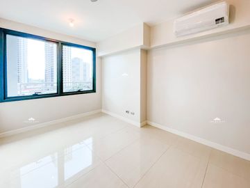 Invest in The Empress at Capitol Common Pasig City With Light Payment Term! Condo for Sale
