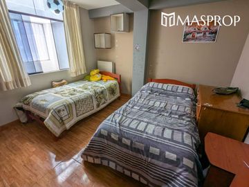 CASA AMPLIA EN ESQUINA CERCA A AV. HUMBOLDT-EN VENTA- TACNA