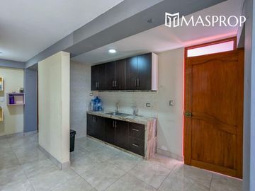 CASA AMPLIA EN ESQUINA CERCA A AV. HUMBOLDT-EN VENTA- TACNA