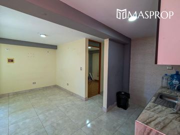 CASA AMPLIA EN ESQUINA CERCA A AV. HUMBOLDT-EN VENTA- TACNA