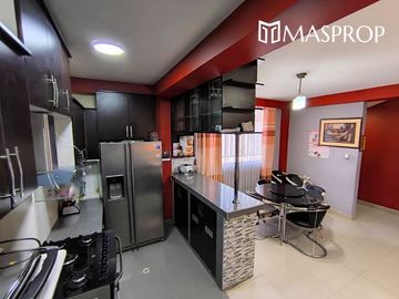 CASA AMPLIA EN ESQUINA CERCA A AV. HUMBOLDT-EN VENTA- TACNA