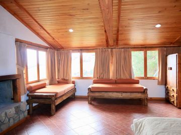 VENTA DE LOTE CAMPESTRE CON CABAÑAS Y ESTABLO