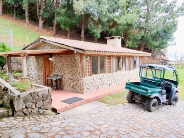 VENTA DE LOTE CAMPESTRE CON CABAÑAS Y ESTABLO