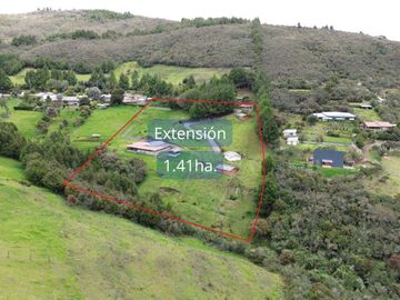 VENTA DE LOTE CAMPESTRE CON CABAÑAS Y ESTABLO