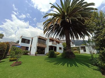 Casa en Venta 464 m² Miravalle Dos, Terreno de 780 m² 3 Parqueaderos