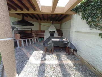Casa en Venta 464 m² Miravalle Dos, Terreno de 780 m² 3 Parqueaderos