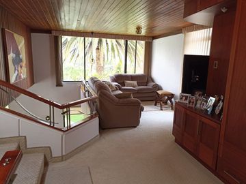 Casa en Venta 464 m² Miravalle Dos, Terreno de 780 m² 3 Parqueaderos