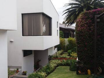 Casa en Venta 464 m² Miravalle Dos, Terreno de 780 m² 3 Parqueaderos