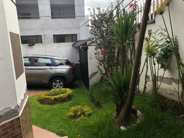 Vendo casa de 300 m2 en Ponciano Bajo