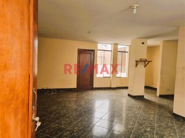 Alquiler Departamento En 3Er Piso - Urb Palao - Smp