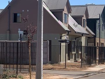 SE VENDE CASA EN PARQUE  BICENTENARIO, 3D, 1B, TALCA