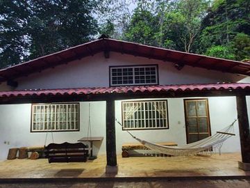 EN VENTA: FINCA CAMPING RIO BLANCO, ARENILLAS