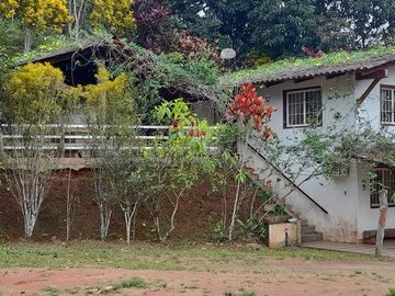 EN VENTA: FINCA CAMPING RIO BLANCO, ARENILLAS
