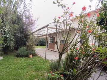 Exclusiva Casa Campestre en Cajicá - Elegancia y Confort en un Entorno Natural