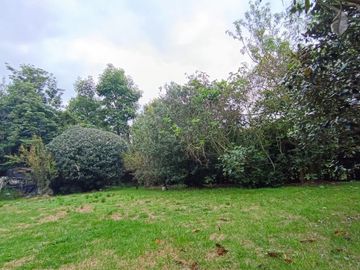 Exclusiva Casa Campestre en Cajicá - Elegancia y Confort en un Entorno Natural