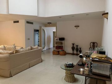 Ofrezco Casa En Venta Cumbres 2do Sector Con Alberca