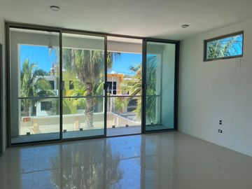 Casa en venta para remodelar a dos cuadras de la Playa de Chicxulub Progreso , Mérida