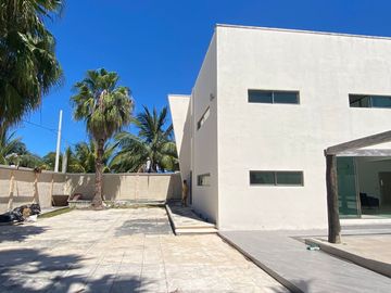 Casa en venta para remodelar a dos cuadras de la Playa de Chicxulub Progreso , Mérida