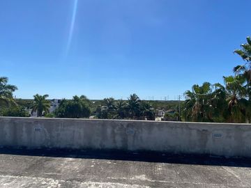 Casa en venta para remodelar a dos cuadras de la Playa de Chicxulub Progreso , Mérida