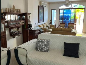 Casa en Venta en Samborondon, Urb. Fontana