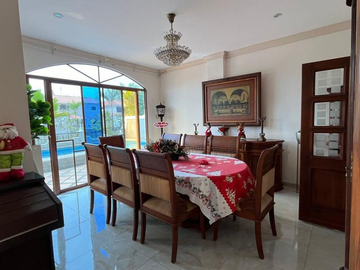 Casa en Venta en Samborondon, Urb. Fontana