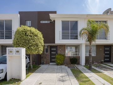 Casa en Venta, San Francisco Ocotlan. Puebla
