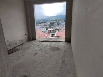 Vendo casa rentera en obra gris en Barrio Lojana de Turismo