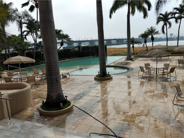 Departamento en Venta en Via a Samborondon, Vista Al Rio