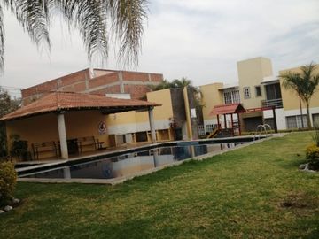 Venta de casa en Cuernavaca condominio con alberca y vigilancia