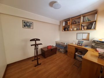 DEPARTAMENTO EN PRIMER PISO DE 129 MTS, 03 DORMITORIOS + SERVICIO