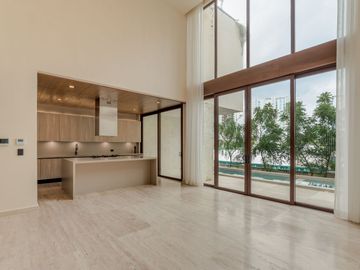 VENTA CASA MODERNA Y LUJOSA EN  PUERTO CANCUN