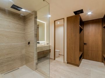 VENTA CASA MODERNA Y LUJOSA EN  PUERTO CANCUN
